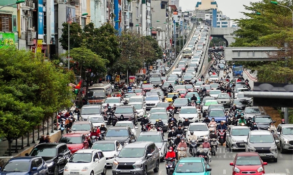 Thành phố Hà Nội đặt mục tiêu xử lý 6 điểm “đen” ùn tắc trong năm 2025