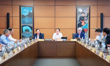  Cấm viên chức lợi dụng "thương hiệu" đơn vị sự nghiệp để kinh doanh và luật hóa mức bồi thường cho hành khách bị chậm, hủy chuyến