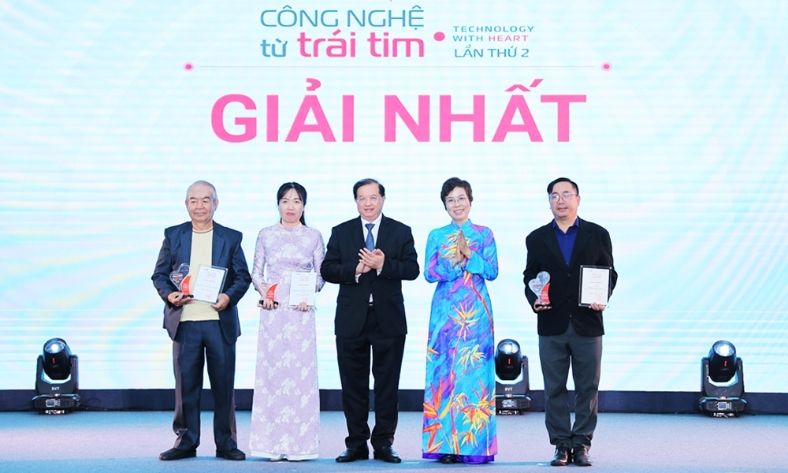  32 tác phẩm xuất sắc đoạt Giải thưởng ảnh/video “Công nghệ từ trái tim - Technology with heart”