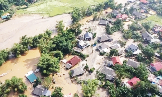 Hơn 100.000 m3 cát vàng trôi vào làng sau lũ, dự kiến đấu giá nộp ngân sách nhà nước