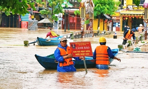 Tập trung ứng phó khẩn cấp, khắc phục hậu quả mưa lũ lớn tại khu vực Trung Bộ