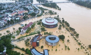 Lũ sông Hương qua đỉnh, mức ngập giảm dần