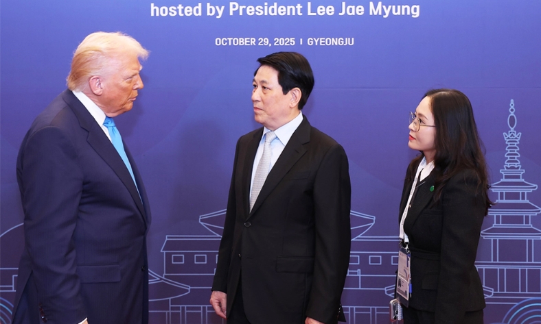  Chủ tịch nước gặp Tổng thống Hoa Kỳ và lãnh đạo cấp cao các nước dự APEC 2025