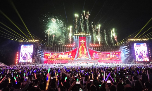 Đại tiệc âm nhạc “Hạ Long Concert 2025” bừng sáng bên bờ di sản