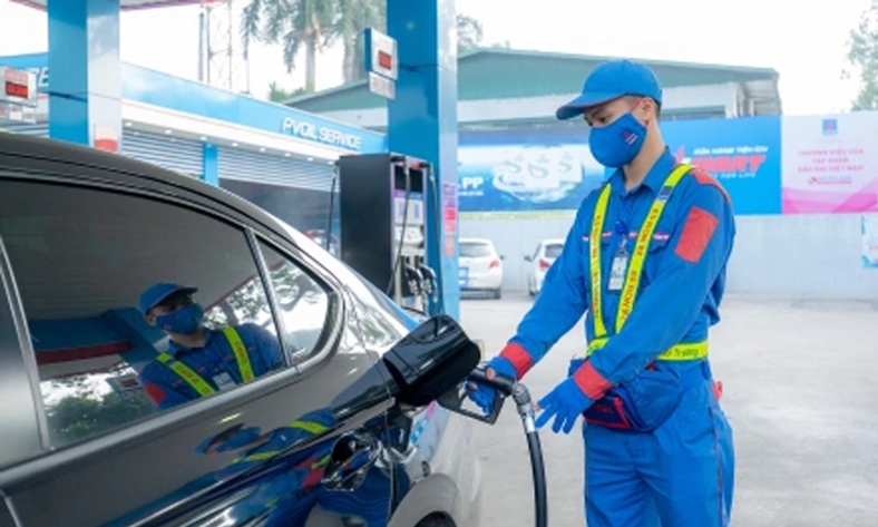  Giá xăng dầu đồng loạt tăng, RON95-III lên mức 20.488 đồng mỗi lít
