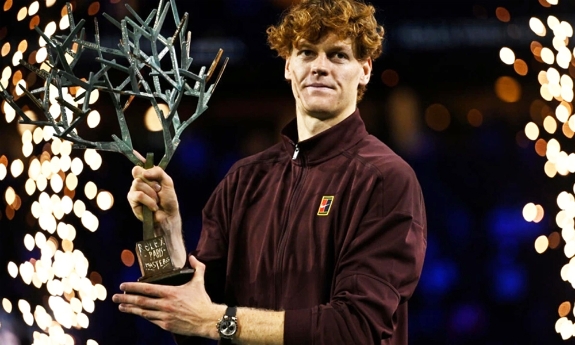 Sinner vô địch Paris Masters, lên ngôi số một thế giới