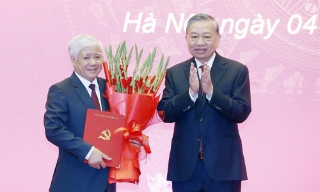 Đồng chí Đỗ Văn Chiến giữ chức Phó Bí thư Thường trực Đảng ủy Quốc hội