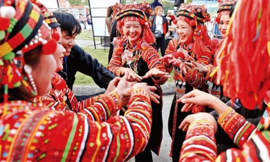  Công nhận xòe Hà Nhì và diễn xướng "Xa nhà ca" là Di sản văn hóa phi vật thể quốc gia