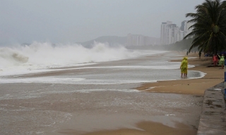 Bão Kalmaegi (bão số 13) suy yếu thành áp thấp nhiệt đới