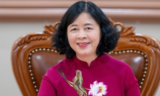 Bà Bùi Thị Minh Hoài là nữ Chủ tịch đầu tiên của Ủy ban Trung ương MTTQ Việt Nam