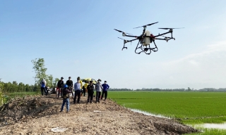 Người sử dụng drone, flycam phải đăng ký phương tiện