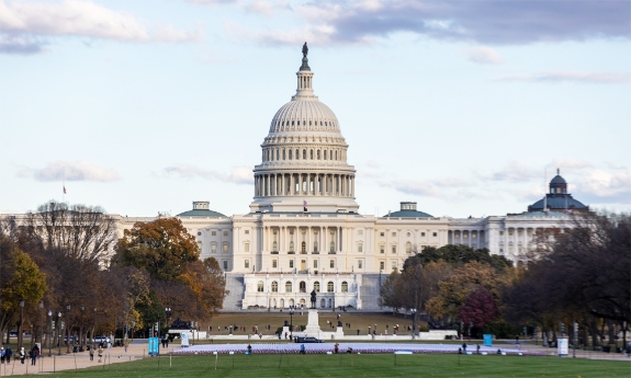 Hạ viện Mỹ thông qua dự luật mở cửa lại chính phủ