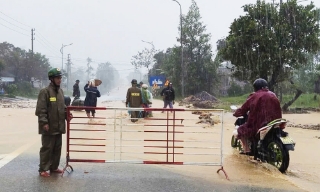 Trung Bộ tiếp tục chịu đợt mưa lớn, Thủ tướng yêu cầu chủ động ứng phó ngập lụt