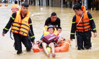 Thủ tướng Chính phủ chỉ đạo tập trung khắc phục hậu quả mưa lũ tại khu vực Trung Bộ