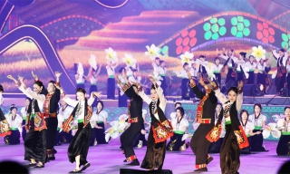 Festival sông Hồng-Lào Cai năm 2025: Nơi con sông Hồng chảy vào đất Việt