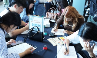 Giới trẻ Hàn Quốc ngày càng ủng hộ nâng tuổi nghỉ hưu