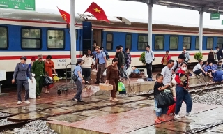 Tiếp tục ngừng chạy nhiều đoàn tàu từ Hà Nội, Đà Nẵng, Sài Gòn