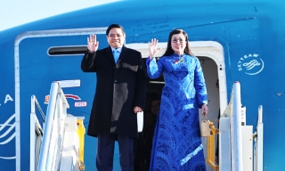 Thủ tướng Phạm Minh Chính và Phu nhân tới Nam Phi bắt đầu tham dự Hội nghị thượng đỉnh G20