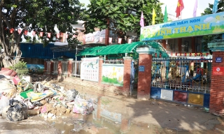 Bộ Giáo dục và Đào tạo cấp phát miễn phí sách giáo khoa cho học sinh vùng lũ