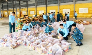 Gần 2.100 tỷ đồng ủng hộ đồng bào khắc phục hậu quả mưa lũ