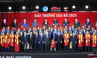 11 doanh nhân trẻ xuất sắc được trao tặng Giải thưởng Sao Đỏ 2025