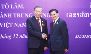 Tổng Bí thư Tô Lâm nhận Huân chương Vàng Quốc gia của Nhà nước Lào