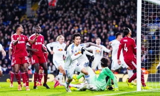 Liverpool đánh rơi chiến thắng tiếc nuối tại giải Ngoại hạng Anh