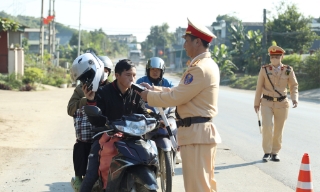 Cảnh sát giao thông xử lý hơn 126.000 người điều khiển phương tiện vi phạm nồng độ cồn