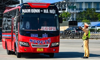 Tổng kiểm tra, xử lý vi phạm xe khách trên các tuyến cao tốc