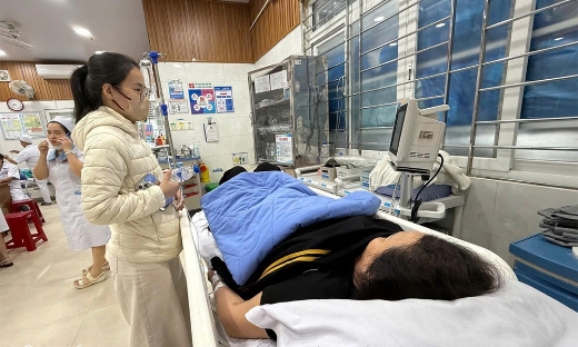 Bộ Y tế chỉ đạo điều tra vụ 105 người bị ngộ độc nghi do ăn bánh mì