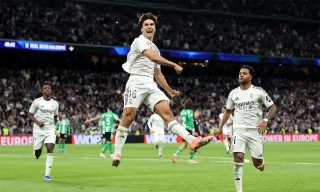 Thắng đậm Betis, Real Madrid gây áp lực lên Barcelona