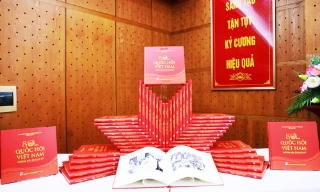 Ra mắt cuốn sách "80 năm Quốc hội Việt Nam-Những dấu ấn lịch sử"