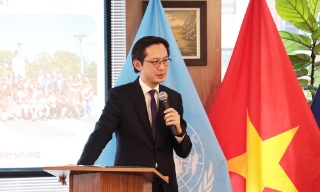 Phái đoàn Việt Nam tại Liên hợp quốc gặp gỡ và thông tin tới báo chí quốc tế