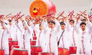 2.500 học viên cảnh sát tổng hợp luyện màn trống hội chào mừng Đại hội XIV của Đảng