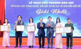Trao giải báo chí về khoa học công nghệ và chuyển đổi số năm 2025