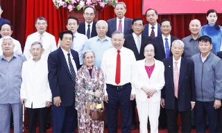 Tổng Bí thư Tô Lâm gặp mặt các đồng chí nguyên Ủy viên Trung ương Đảng khu vực phía Nam