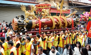 Tưng bừng lễ hội rước pháo Đồng Kỵ