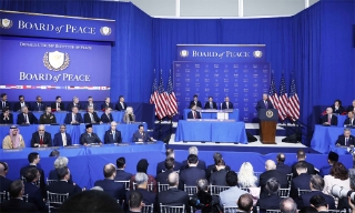 Đồng minh giữ khoảng cách