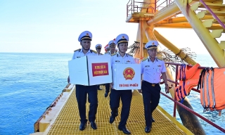 Nhiều đơn vị đang làm nhiệm vụ trên biển thực hiện bầu cử sớm