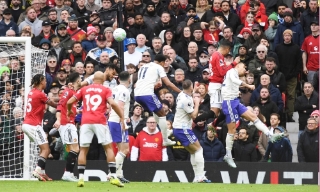 Man Utd thắng Aston Villa, vững vàng trong Top 3