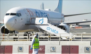 Hàng loạt hãng bay tiếp tục hoãn chuyến tới Israel vì căng thẳng an ninh