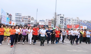 Hơn 1 nghìn người tham gia Ngày chạy Olympic vì sức khỏe toàn dân 