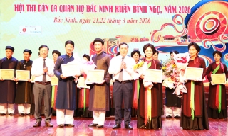 Cặp liền chị làng quan họ Hòa Đình đạt giải Nhất nội dung đối đáp 150 câu