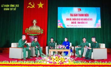  Lữ đoàn Tăng 203 tổ chức tọa đàm chủ đề “Tình đồng chí”