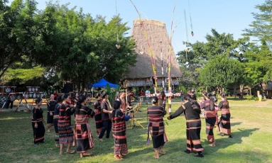  Tháng 4 rực rỡ “Sắc màu văn hóa các dân tộc Việt Nam”