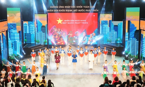 Chương trình chính luận nghệ thuật "Nhân dân khỏe mạnh - Đất nước phát triển"