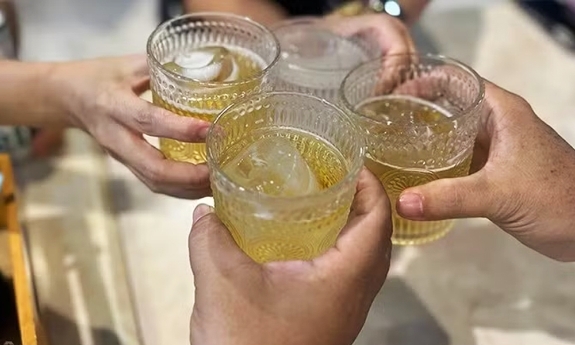 Uống rượu bia trong giờ làm việc bị phạt 3 triệu đồng