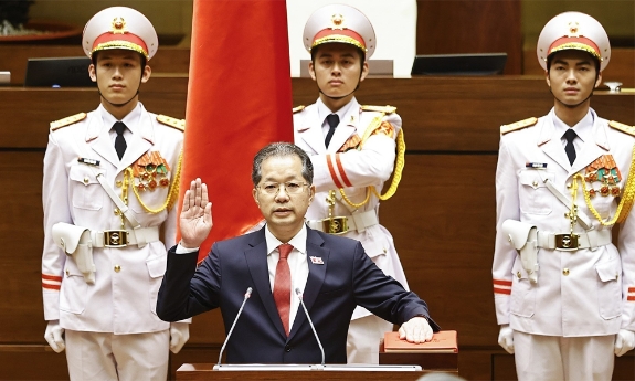 Thông qua Nghị quyết bầu Chánh án Tòa án nhân dân tối cao khoá XVI