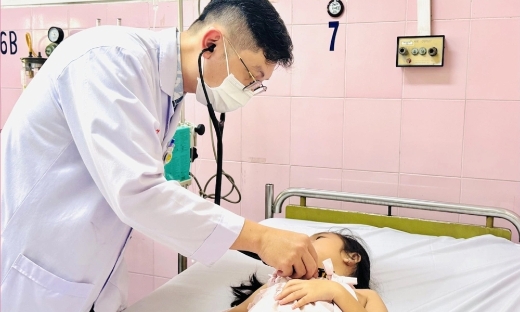 Phát hiện khuẩn Salmonella trong vụ hơn 100 học sinh ngộ độc