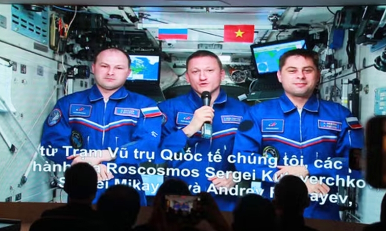  Phi hành gia Nga từ trạm ISS gửi lời chào Việt Nam nhân dịp đặc biệt